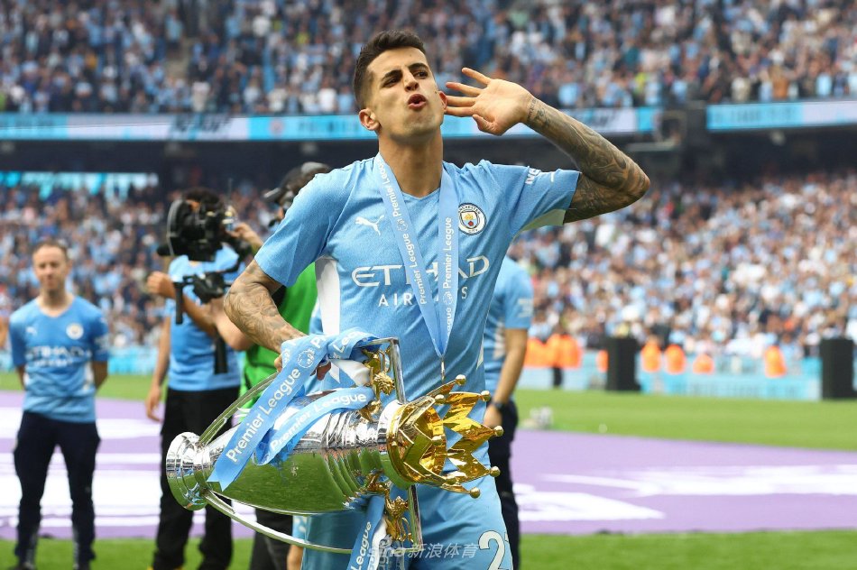 员被迫在不 员被迫在不