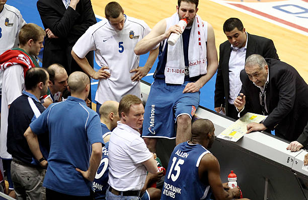 钟都变得更 钟都变得更